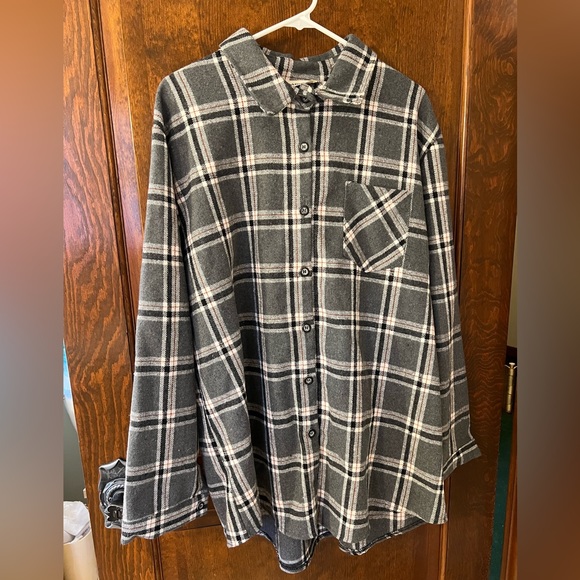 Plus size Shacket - Picture 2 of 2